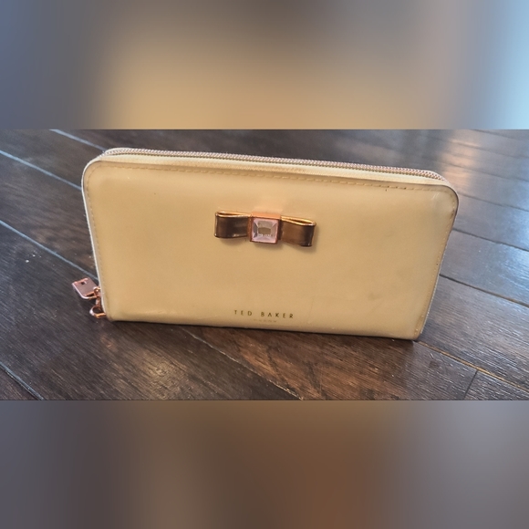 Ted Baker wallet/clutch - Picture 4 of 5